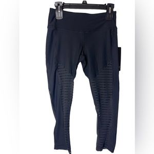 NWT $78 REFLEX Women's Sheen Black Mesh
Active Capri Legfings